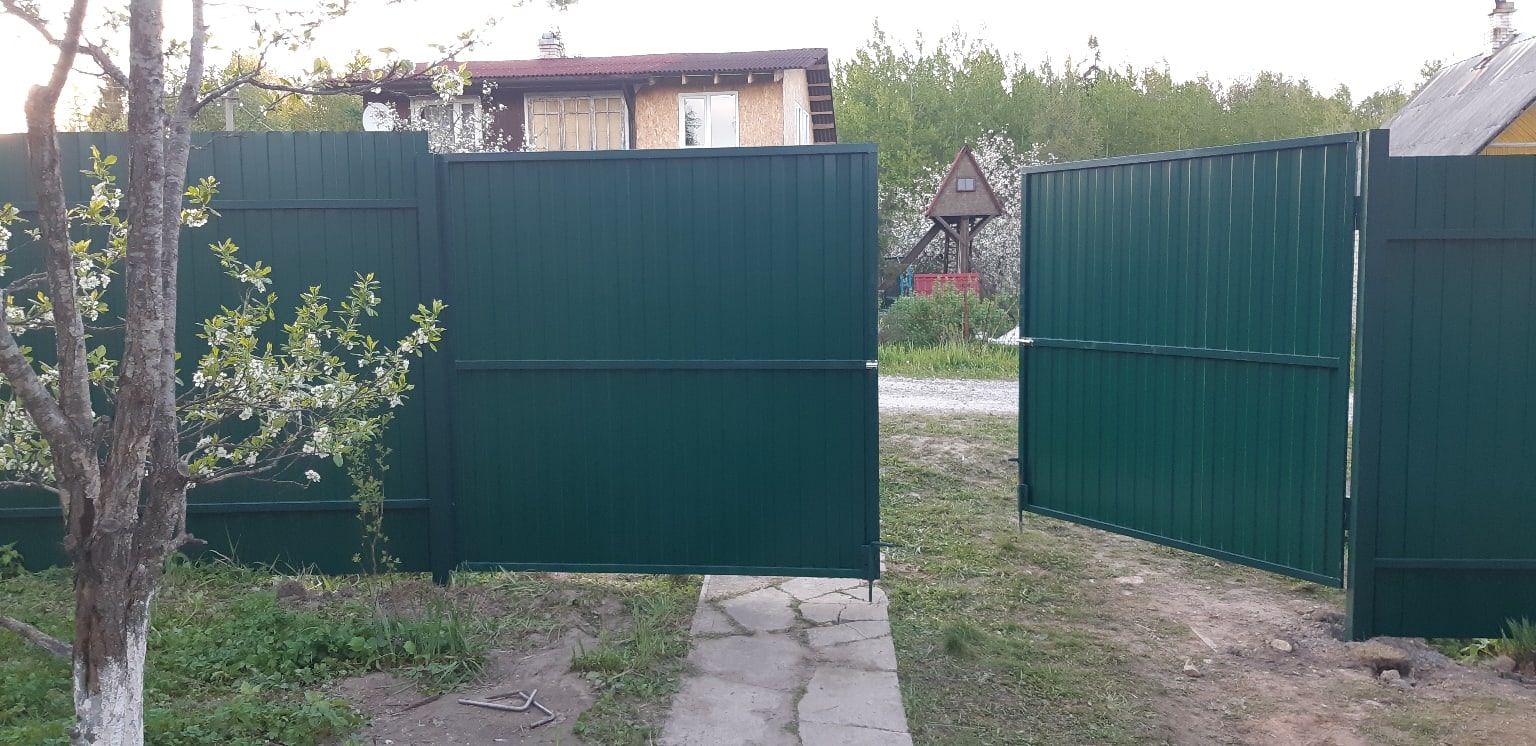 Проем: от 3 до 5 метров.

Столбы: 80×80, 100×100.

Каркас: 40×20, 40×40, 50×50.

Метод монтажа: Бутование, бетонирование, винтовые сваи.